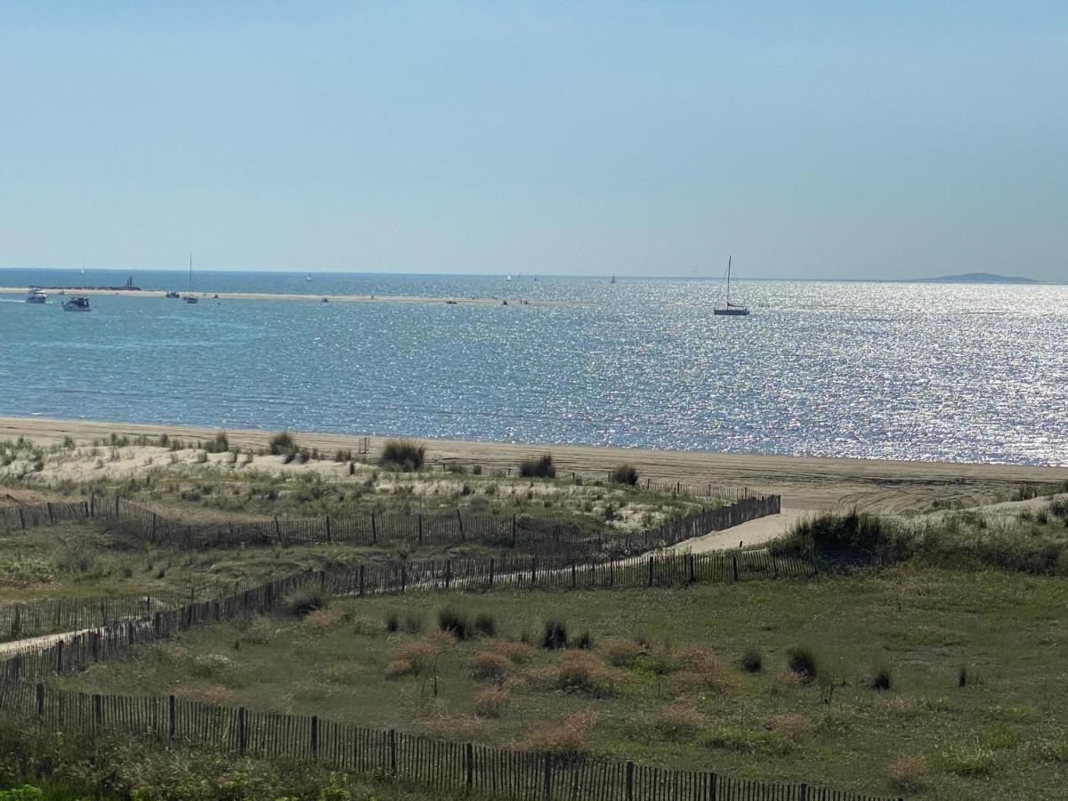 Studio Front De Mer Avec Vue Mer Panoramique ! Le Grau-du-Roi Esterno foto